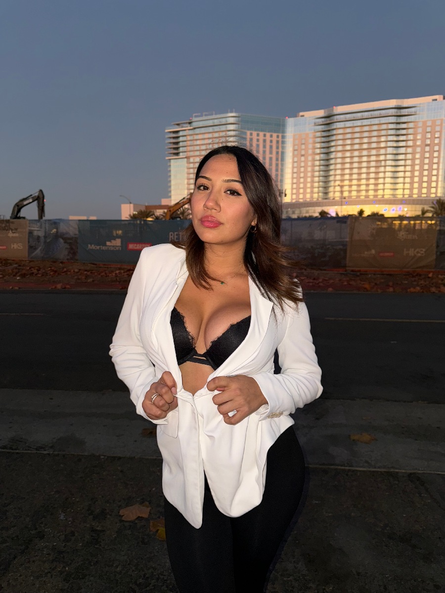 Take a pause and enjoy Ali Cruz — streaming from Canberra