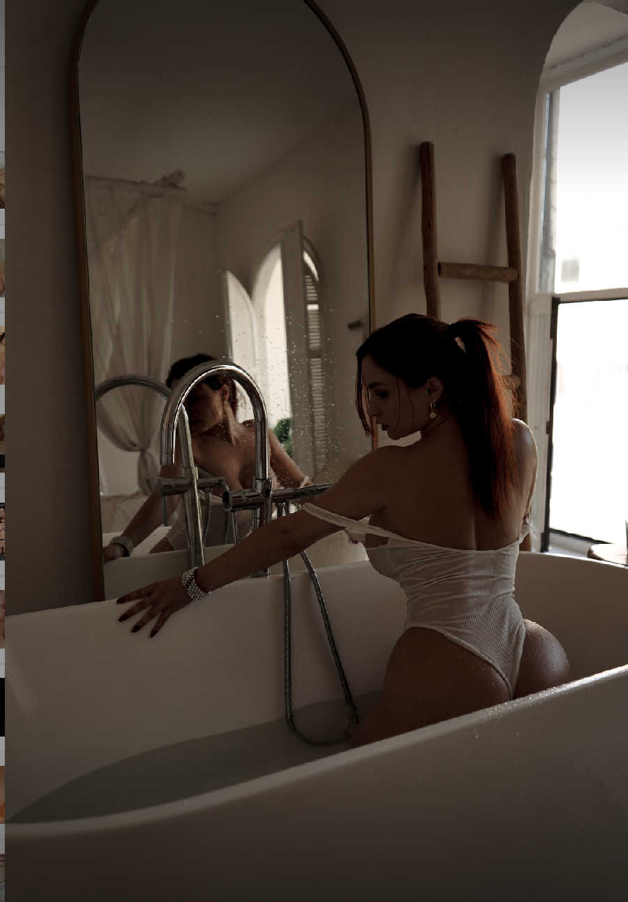 A playful frame from Miranda Faith nude — online in Canberra